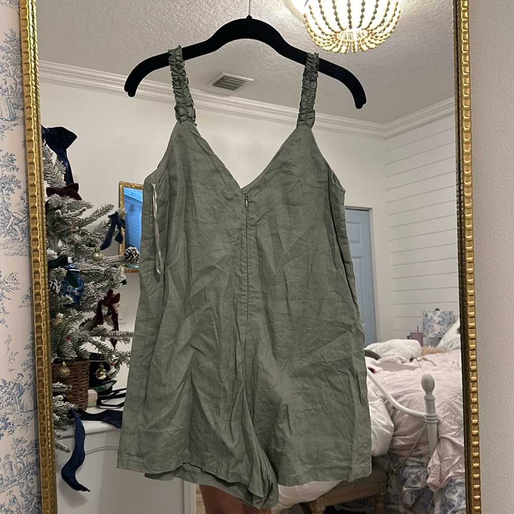 Cute romper - Picture 2 of 3